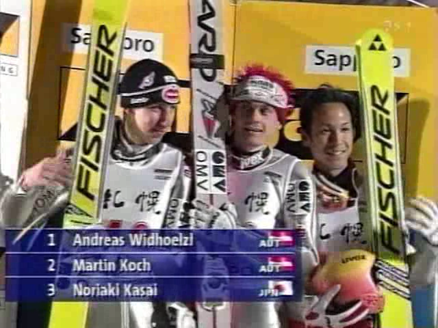 Podium sobotniego konkursu w Sapporo (NHK)